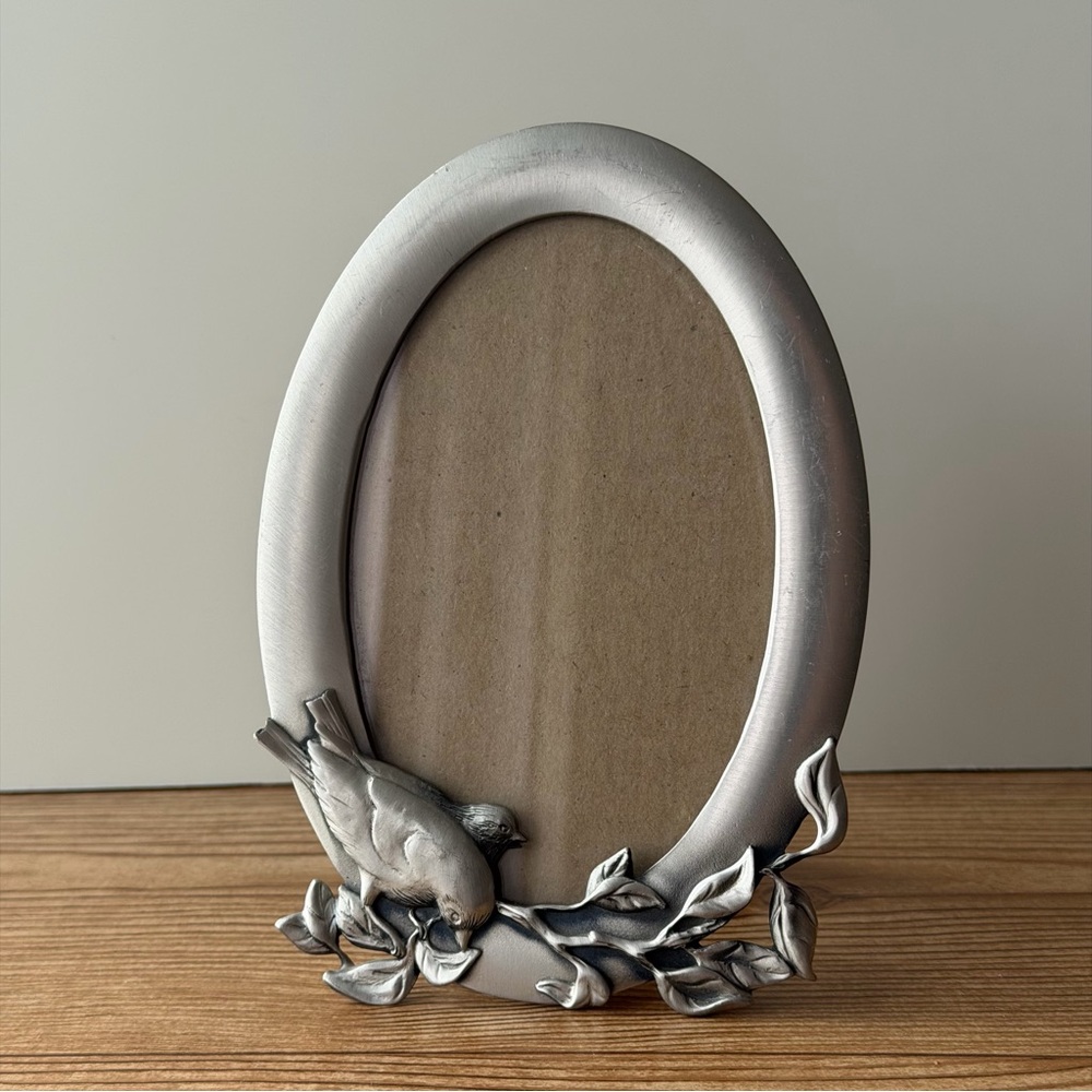 Seagull Pewter 1992 Oval Picture Frame Raised Leaf & Bird Design Vintage